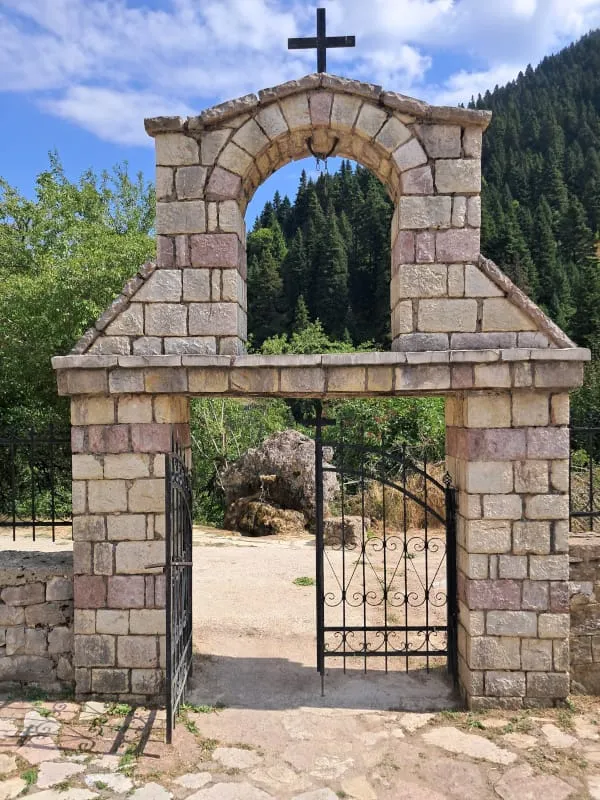 galaktotrofousa-outdoor-door.jpg
